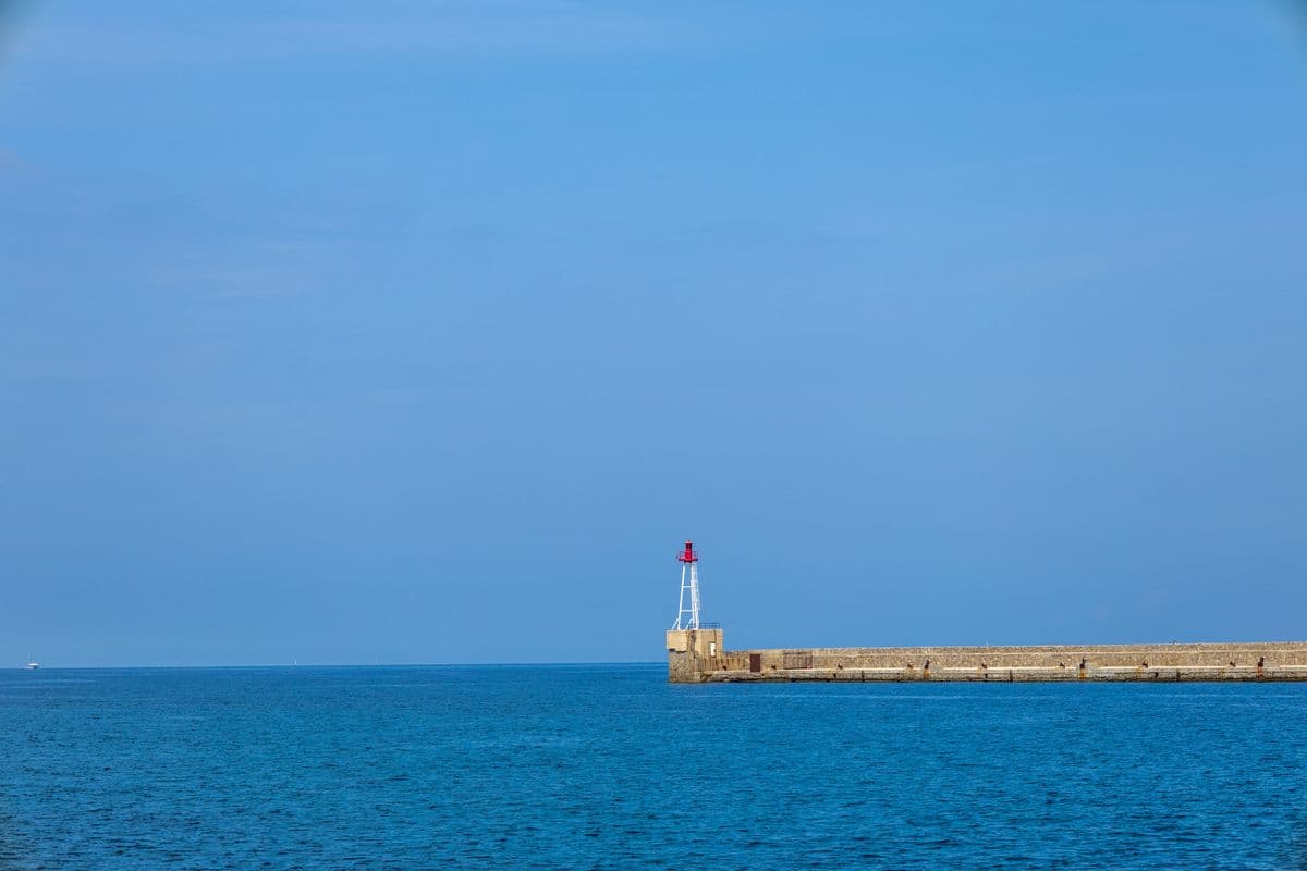 Phare de la digue de Marseille