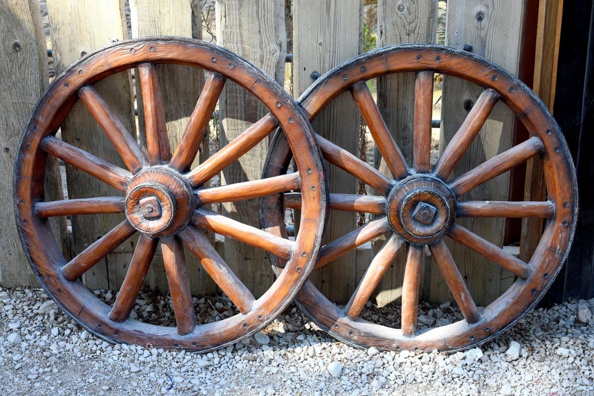 Roues de charette-1 - OK Corral