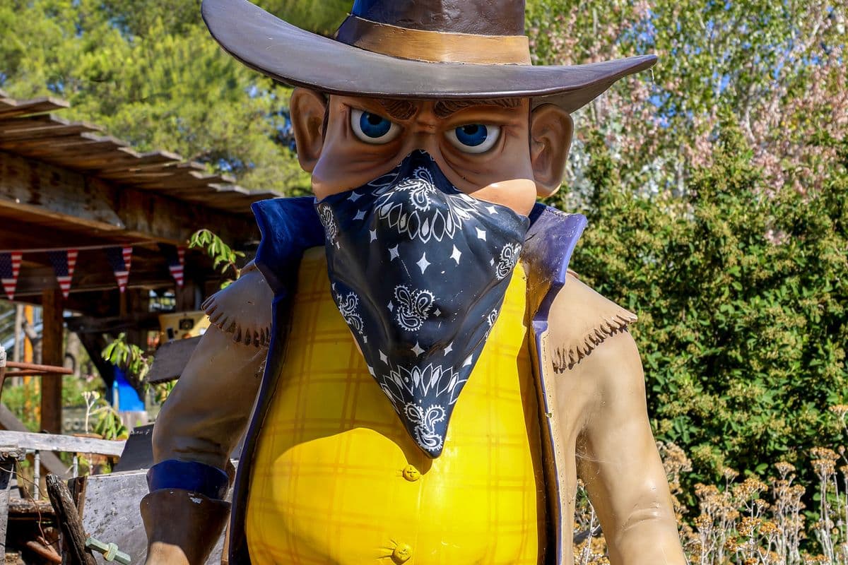 Statue Cowboy - OK Corral-1