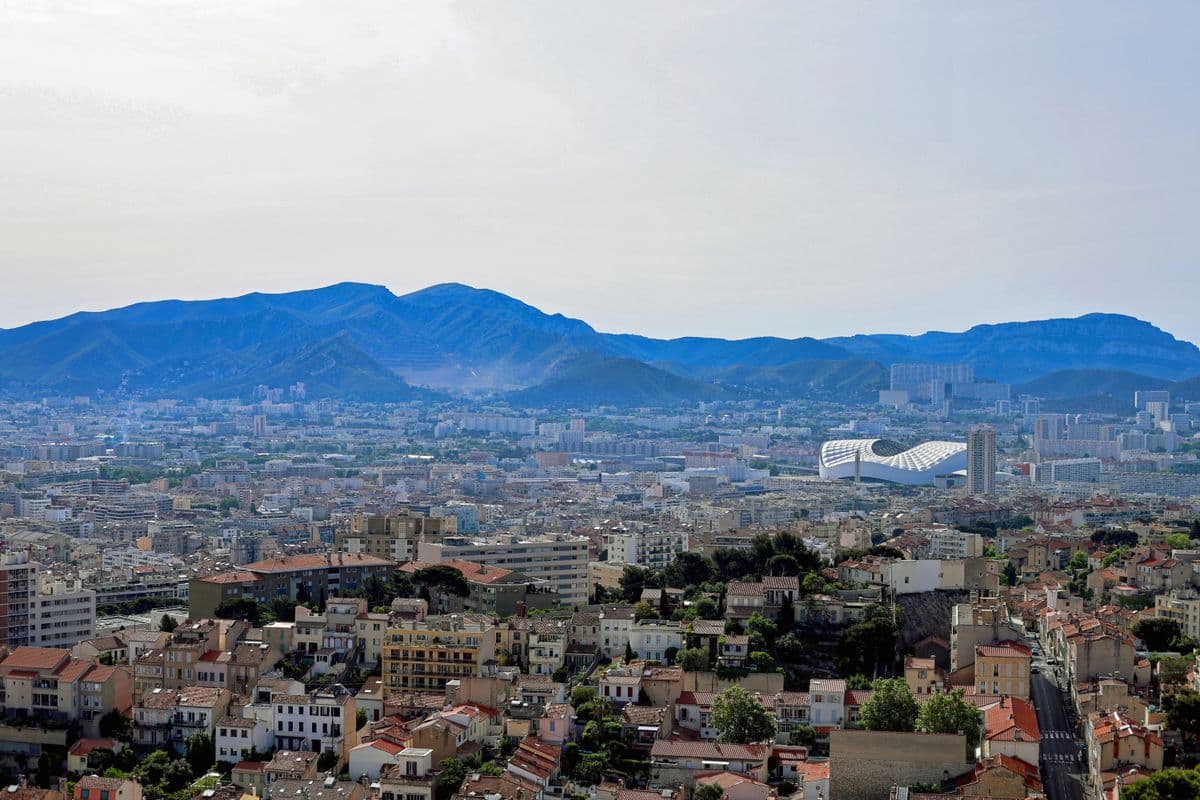 Vue de Marseille avec le Stade Vélodrome-1